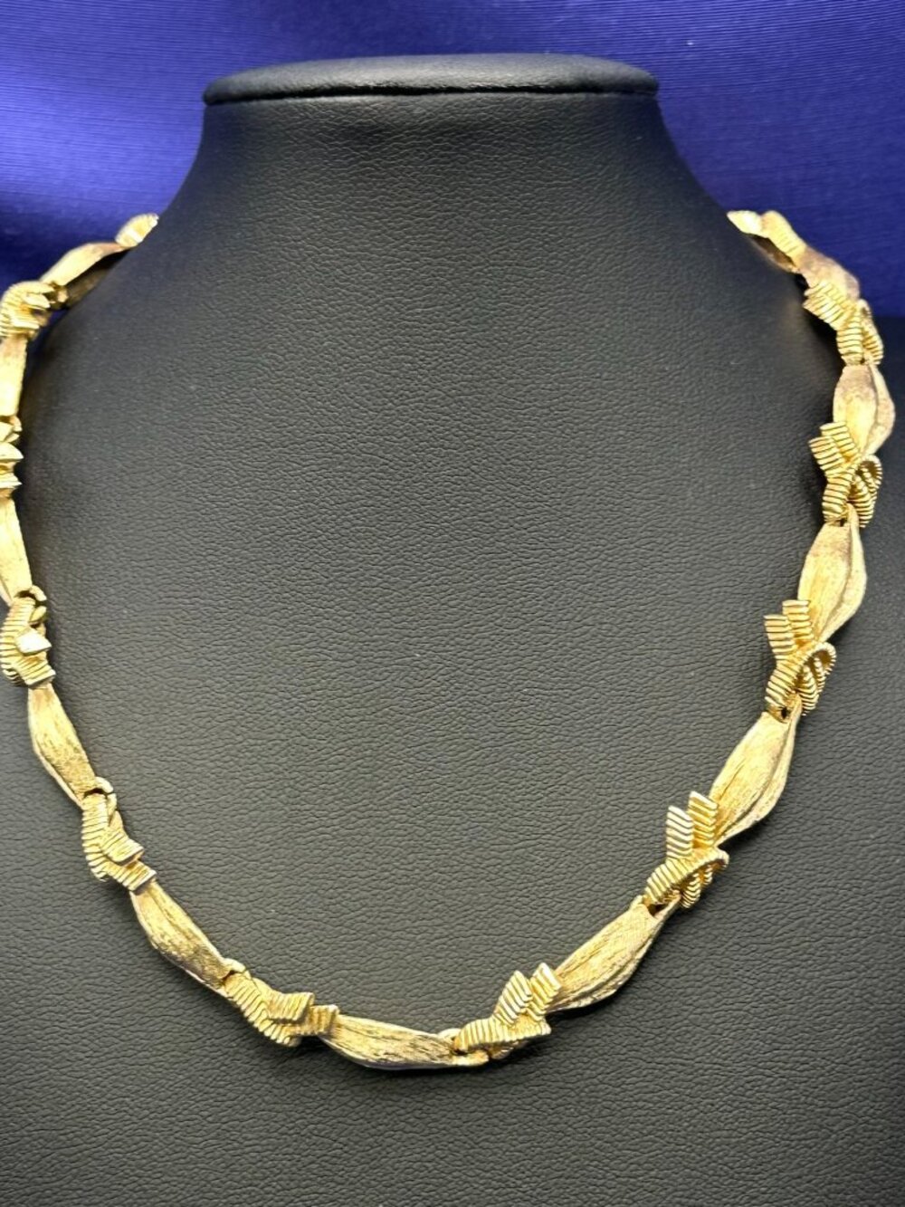 VTG Crown Trifari Gold-Plated Ribbon Choker Necklace